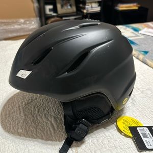 Giro women’s/men’s ski/board helmet